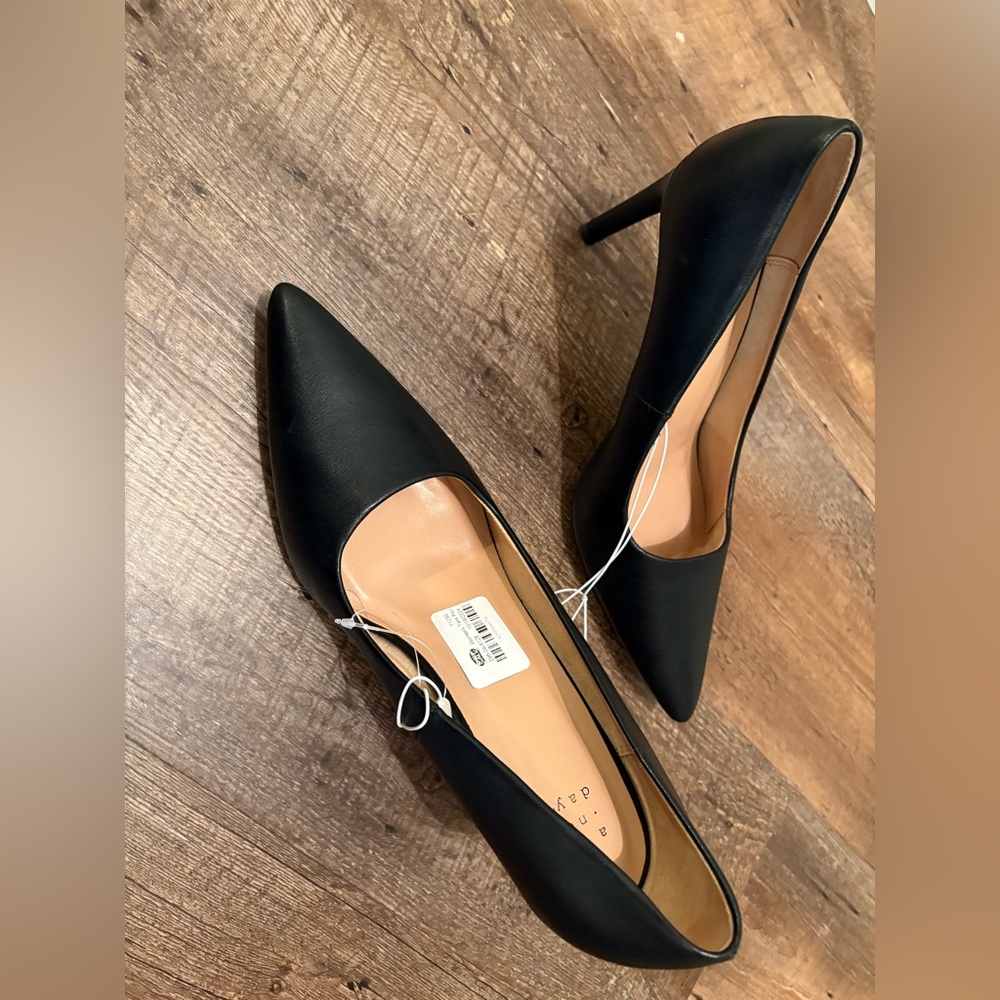 New Women's Tara Pointed Toe

Pumps with Memory Foam Insole  A New Day Black 9w